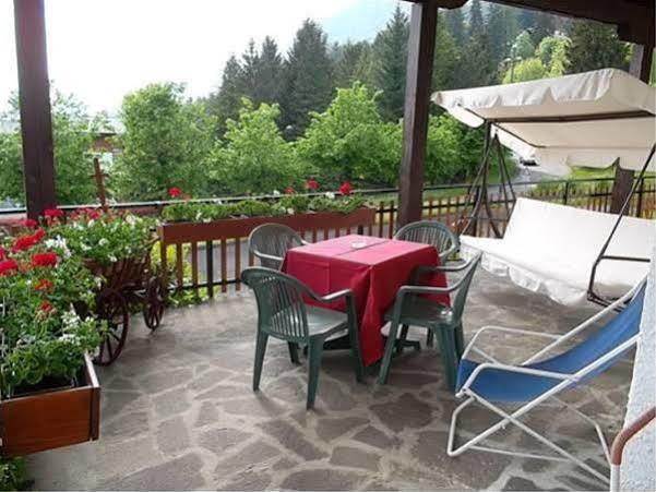 קסטיונה דלה פרסולאנה Hotel Residence La Rosa מראה חיצוני תמונה